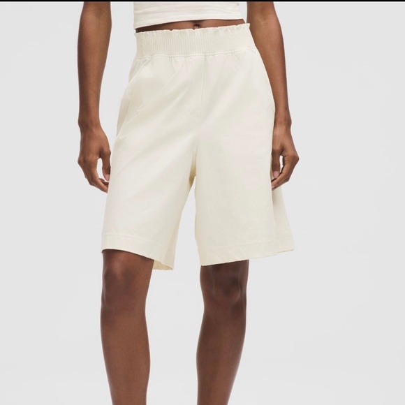 Lululemon Stretch Woven Ruffle-Waist High-Rise Short 9" - Picture 12 of 14